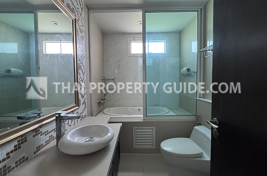 Condominium in Rama 9 